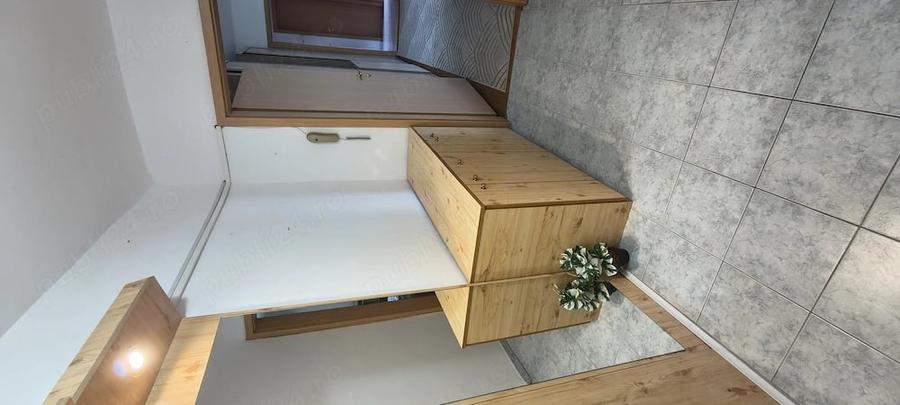 Apartament cu 2 camere semidecomandat în Girocului
