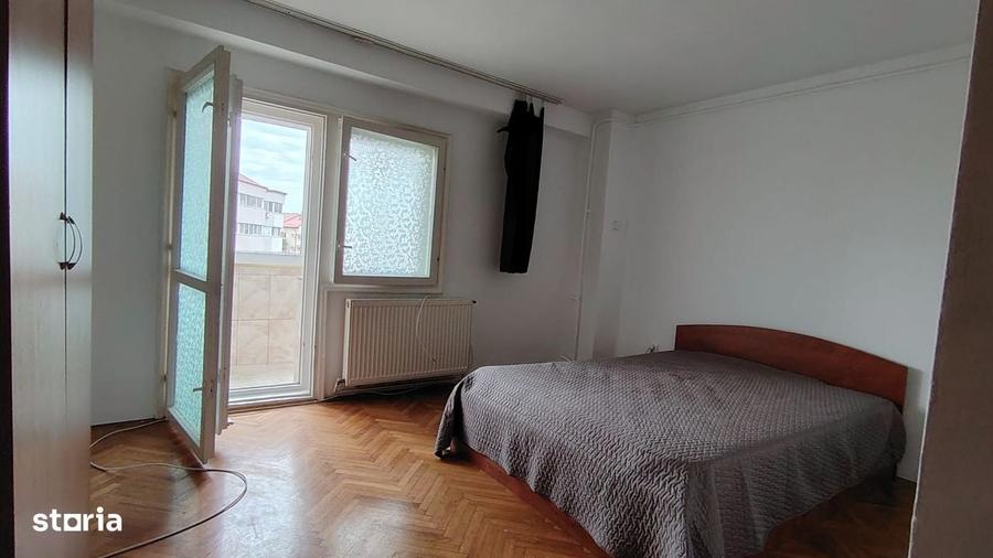 Apartament cu 3 camere în Basarab