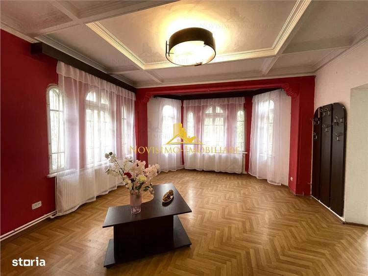 Casă cu 4 camere cu Teren 200 Mp în Central