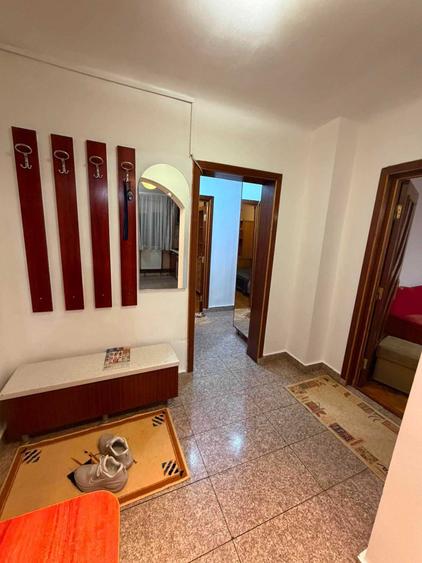 Apartament cu 3 camere decomandat în Popoveni