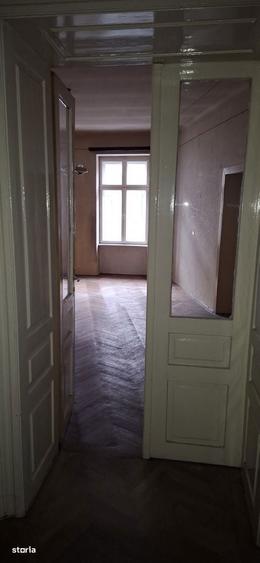 Spațiu comercial, de 475 mp, în Centrul Istoric
