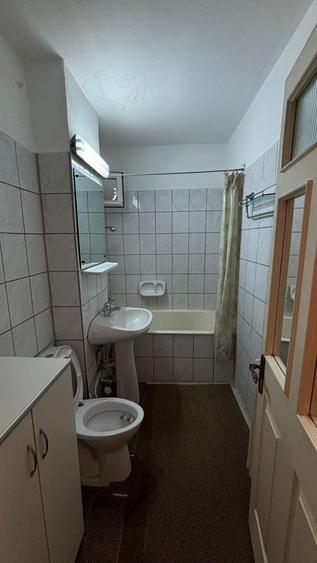 Apartament cu 2 camere decomandat, mobilat în Central