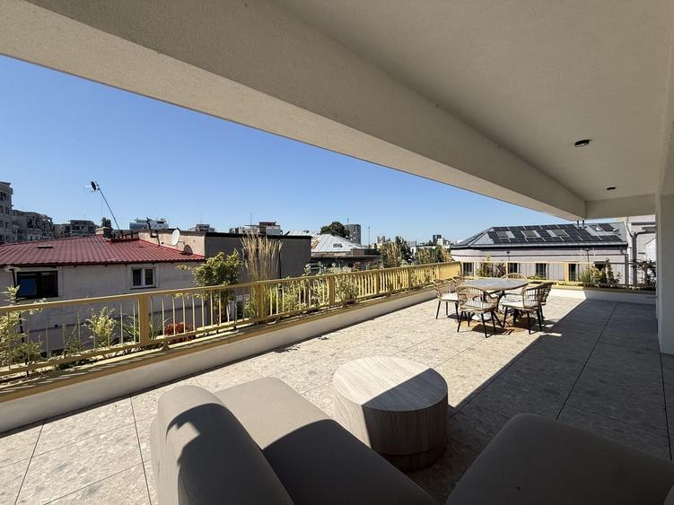 Apartament cu 3 camere decomandat în Unirii