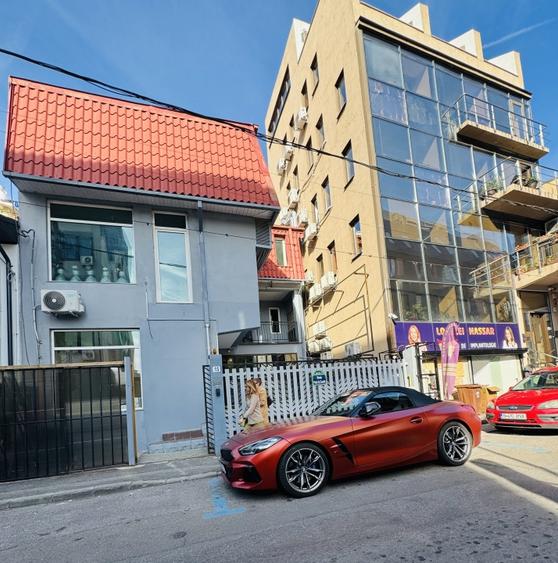 Casă individuală cu 7 camere cu Canalizare în Dorobanți