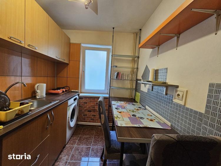 Apartament de vanzare 2 camere Tomis Nord etaj 3/4 - 5