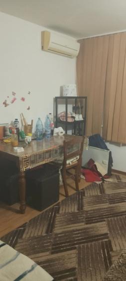 Garsonieră decomandată în Schela