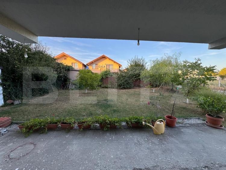 Casă individuală cu 5 camere cu Canalizare în Sud-Est