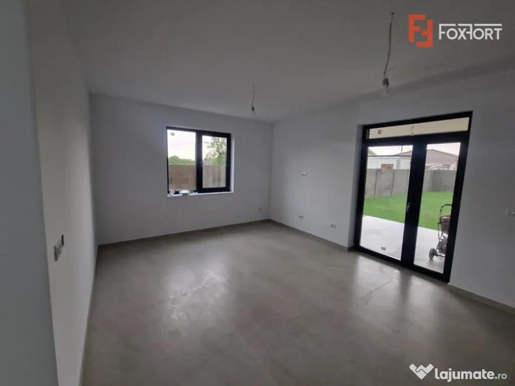 Casă cu 4 camere cu Teren 300 Mp în Moșnița Veche
