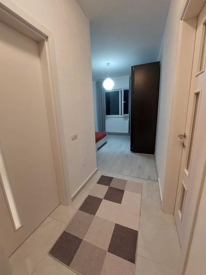 Garsonieră decomandată în Roșu