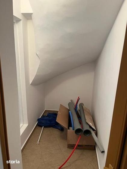 Apartament cu 4 camere semidecomandat în Centrul Civic