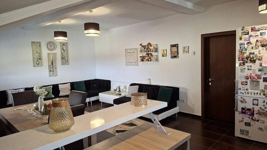 Apartament cu 4 camere decomandat în Central