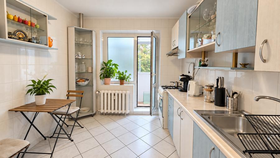 Apartament cu 2 camere decomandat în Berceni