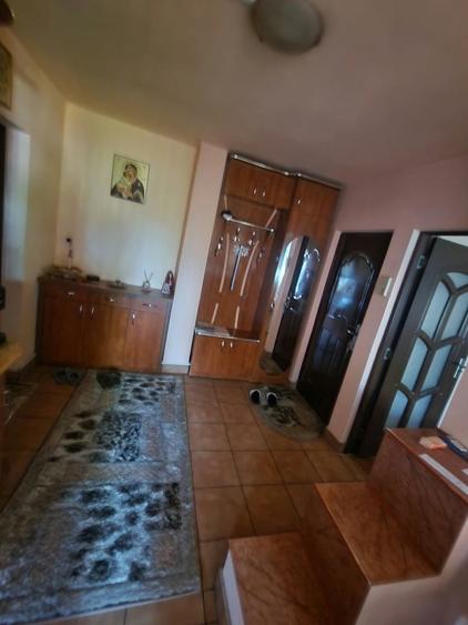 Apartament cu 3 camere în Decebal