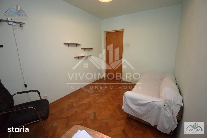 Apartament cu 3 camere semidecomandat în Titan