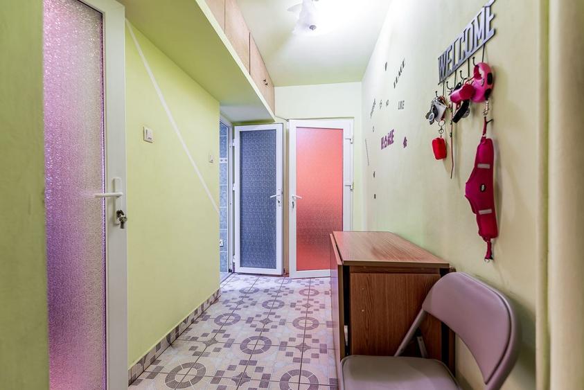 Apartament cu 3 camere semidecomandat în Aurel Vlaicu