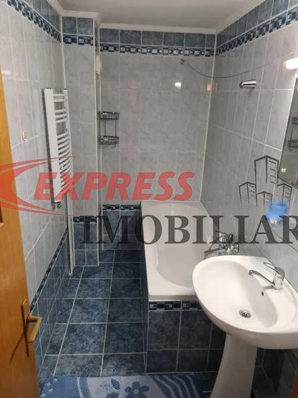 Apartament cu 3 camere decomandat, mobilat în Vitan Mall
