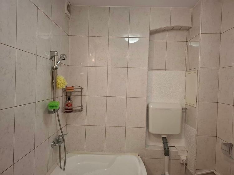 Casă individuală cu 4 camere cu Canalizare în 1 Mai