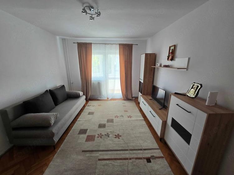 Apartament cu 3 camere semidecomandat în Olimpia-Stadion