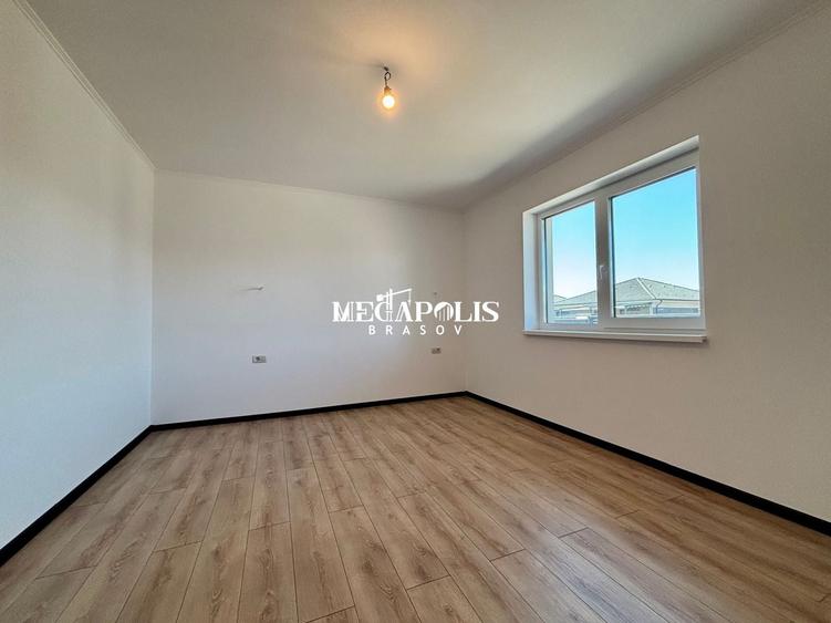 Casă individuală cu 4 camere cu Teren 500 Mp în Uzina 2