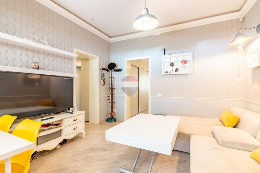 Apartament cu 4 camere semidecomandat, mobilat în Turda