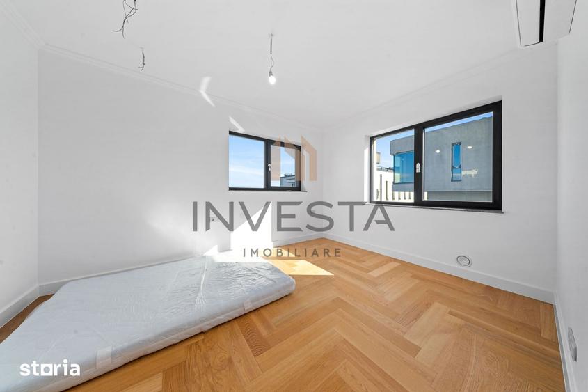 Casă cu 8 camere cu Teren 677 Mp în Borhanci
