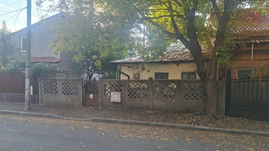 Casă individuală cu 3 camere cu Canalizare în Eroii Revoluției