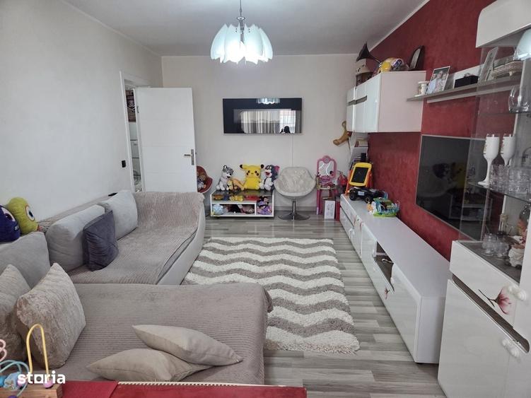 Apartament cu 3 camere decomandat în Progresul
