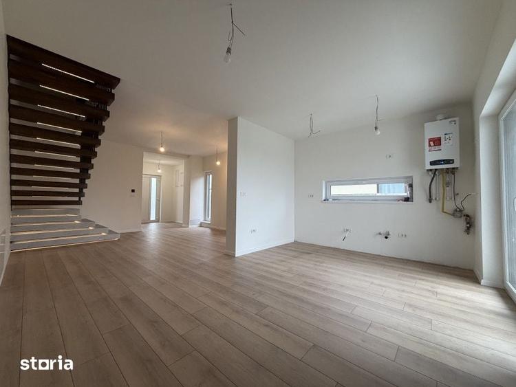 Casă cu 4 camere cu Teren 330 Mp în Șag