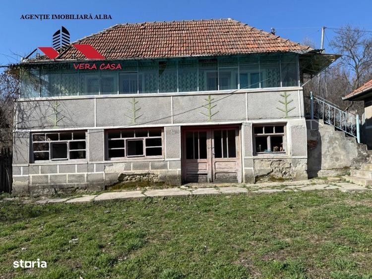Casă cu 4 camere în Pârău lui Mihai
