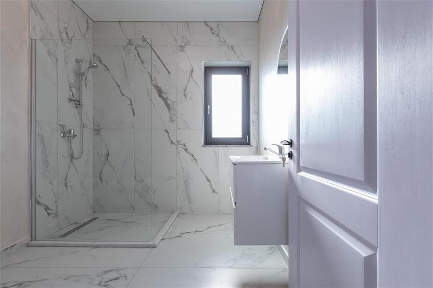 Casă individuală cu 3 camere cu Teren 385 Mp în Central