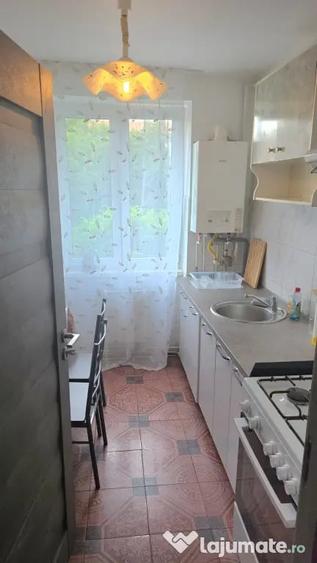 Apartament cu 2 camere decomandat în Cedonia