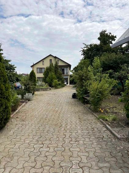 Casă individuală cu 5 camere cu Canalizare în Obor