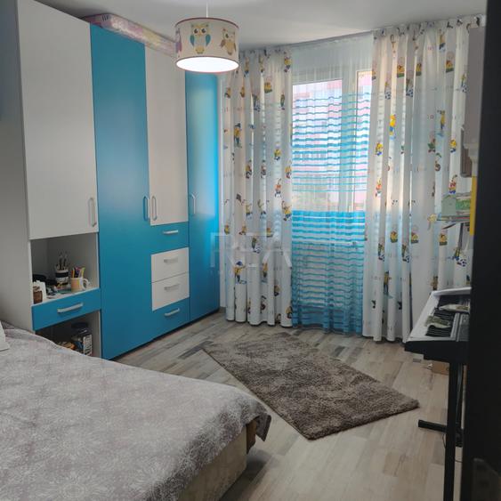 Apartament cu 4 camere decomandat, mobilat în Rahova