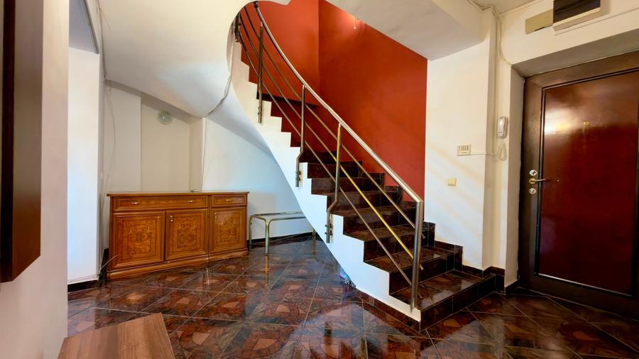 Apartament cu 3 camere în Unirii