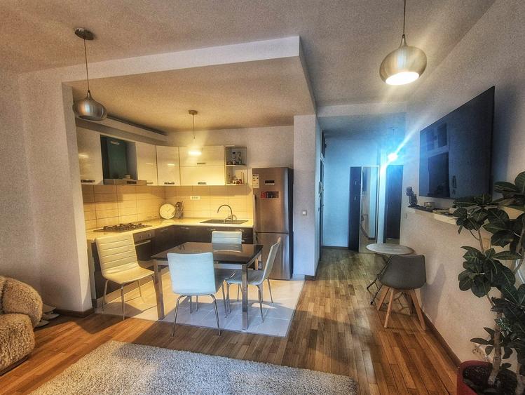 Apartament cu 2 camere decomandat, mobilat în Parcul Carol