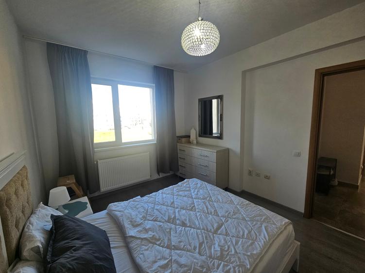Apartament cu 2 camere decomandat în Apărătorii Patriei