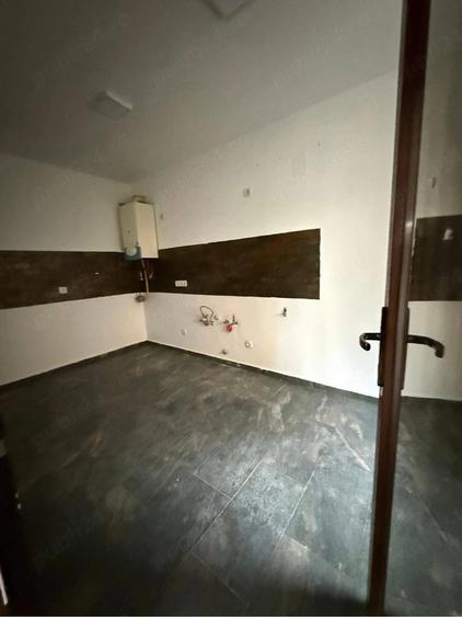 Casă cu Teren 250 Mp în Central