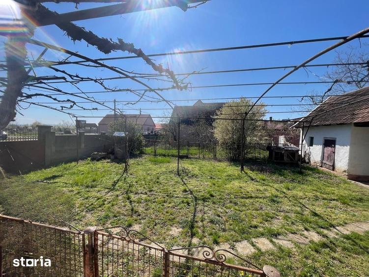 Casă cu 3 camere cu Teren 1500 Mp în Saca