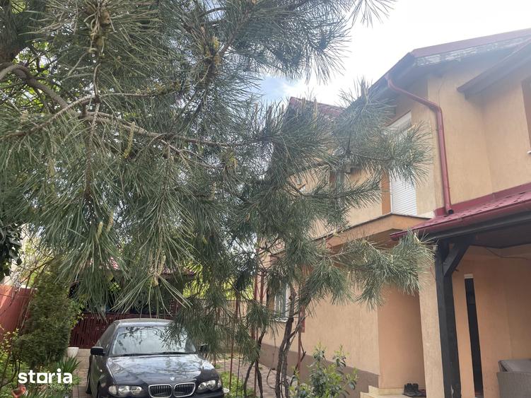 Casă cu 4 camere cu Teren 300 Mp în Central