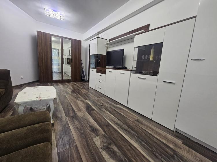 Apartament cu 2 camere decomandat în Metalurgiei