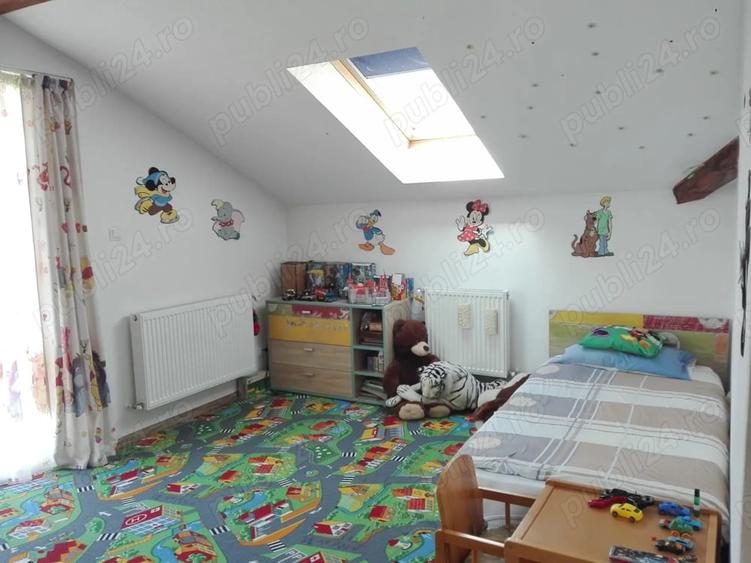 Casă cu 5 camere cu Teren 2272 Mp în Central