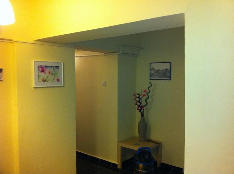 Apartament cu 3 camere decomandat, mobilat în Independenței