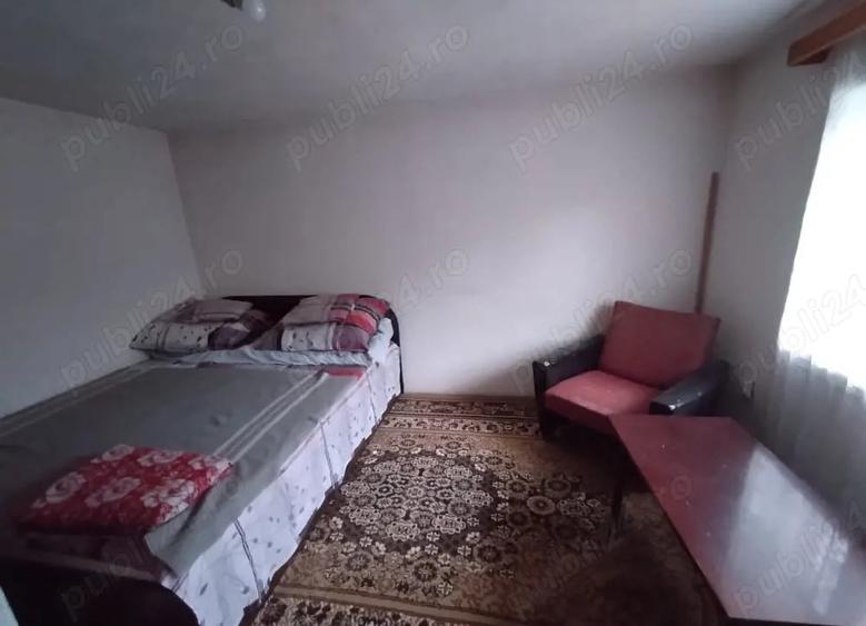 Casă cu 3 camere cu Teren 600 Mp în Central