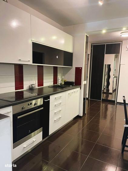 Apartament cu 3 camere decomandat în Berceni