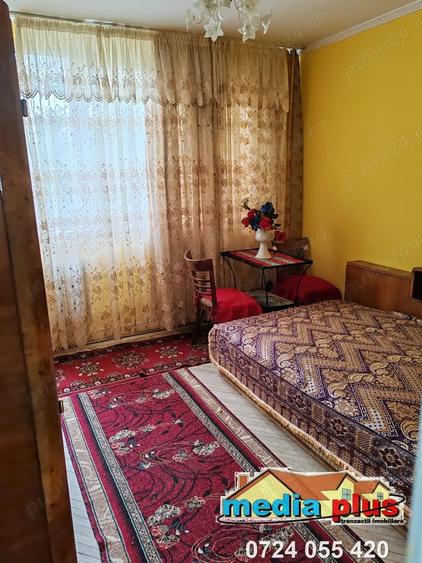 Apartament cu 3 camere semidecomandat în Central