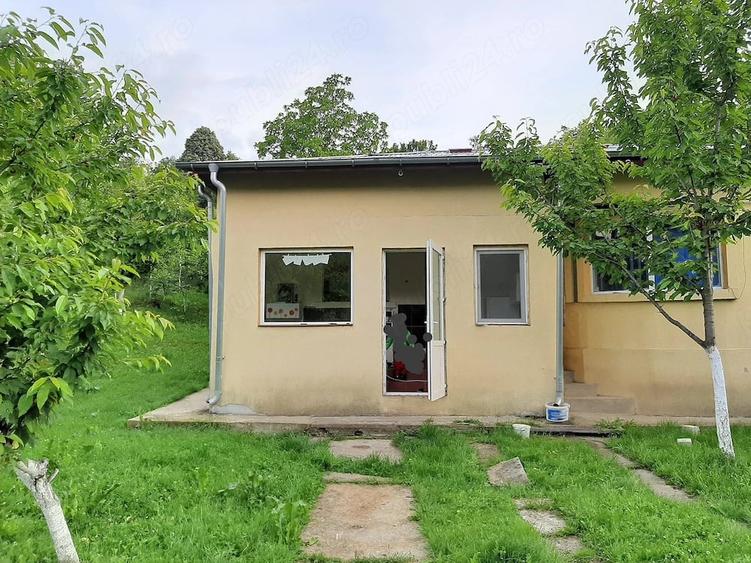 Casă cu 4 camere cu Teren 2134 Mp în Răzvad