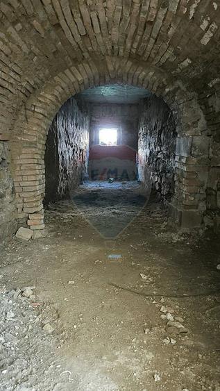 Casă cu Teren 1694 Mp în Biertan