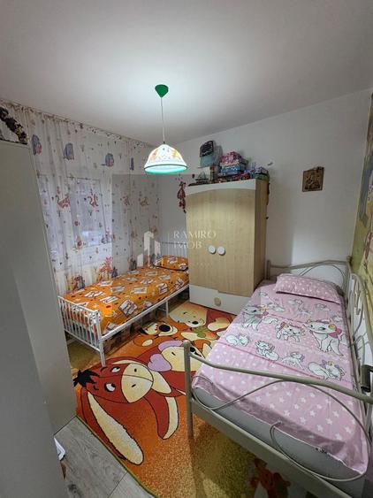 Apartament cu 3 camere decomandat, mobilat în Giurgiului