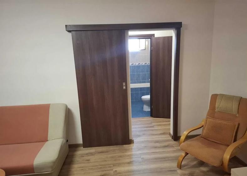 Apartament cu 2 camere semidecomandat, mobilat în Titan