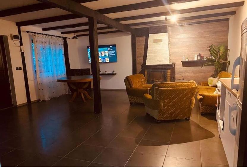 Casă cu 4 camere cu Teren 300 Mp în Trăisteni
